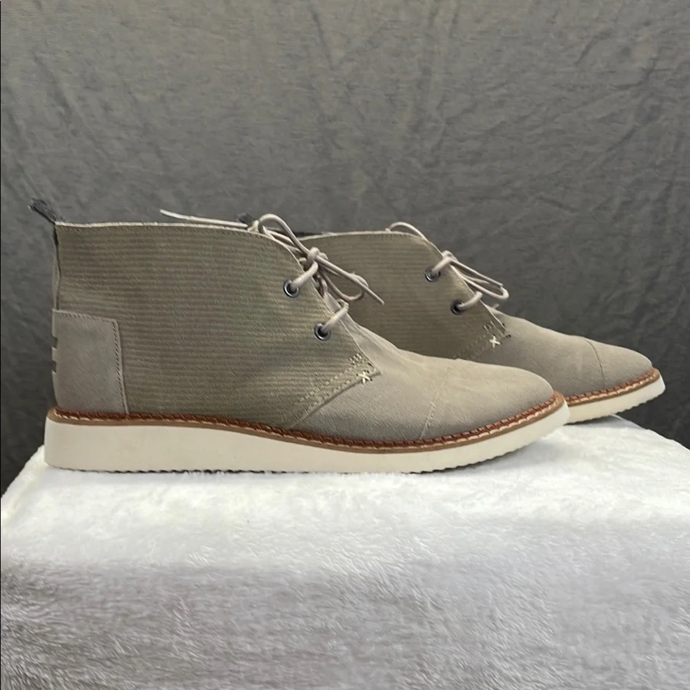 Toms‎ Tan Chukka Boots with Suede Upper